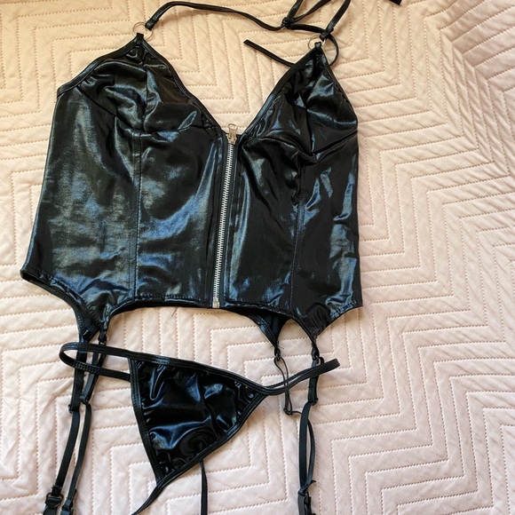 Sexy clothes - Picture 5 of 8